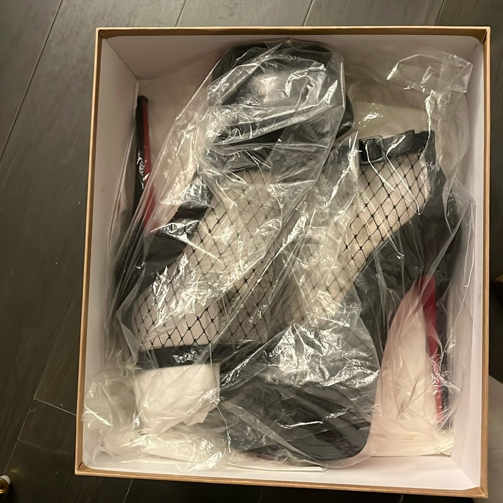 Sheer platform boot